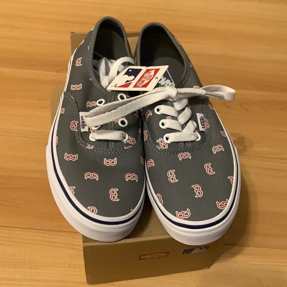 Vans Boston Red Sox skate shoes lace up various size